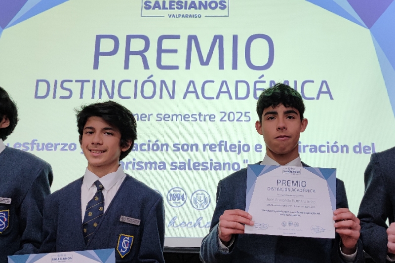 Salesianos Valparaíso reconoce la excelencia académica de sus estudiantes