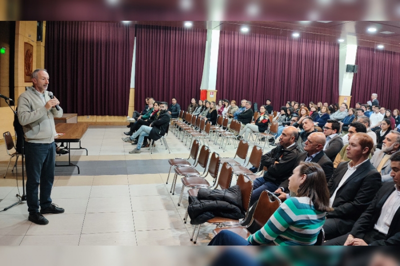 Padre Visitador Gabriel Romero se reunió con la Comunidad Educativa Pastoral