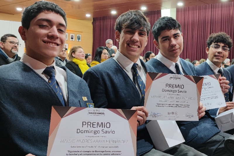 Salesianos Valparaíso reconoce a estudiantes con el Premio Domingo Savio por su compromiso pastoral y valórico