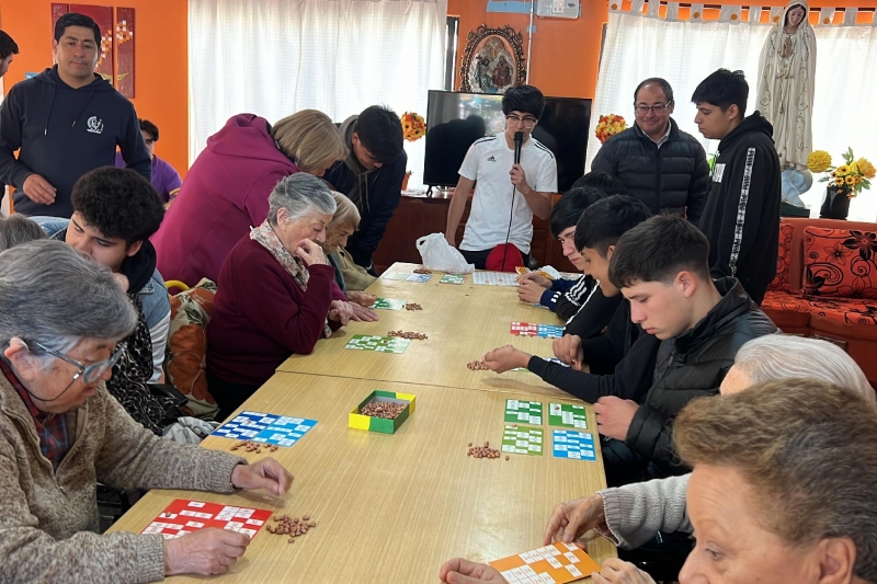 Estudiantes del III° C del Colegio Salesiano Valparaíso viven experiencia solidaria en el Hogar de Ancianas &quot;Divina Providencia&quot;