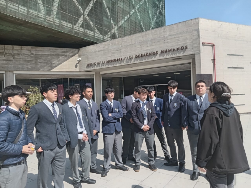 Estudiantes Salesianos Reflexionan sobre Derechos Humanos en Visita al Museo de la Memoria