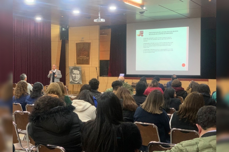 Docentes recibieron charla sobre abuso sexual y violencia