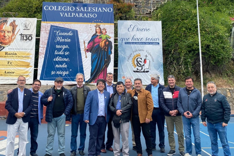 Exalumnos reviven sus memorias en la Casa Grande 40 años después de egresar
