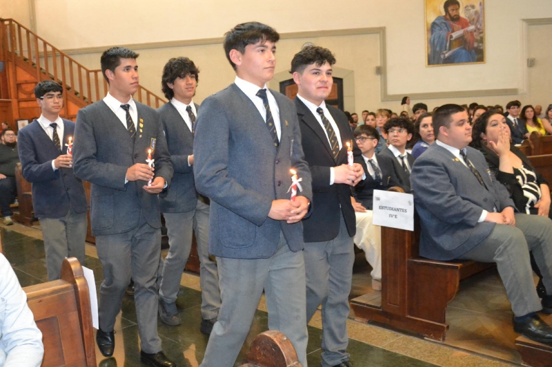Emotiva Misa de Despedida para Alumnos de Cuarto Medio: Un Encuentro de Fe, Gratitud y Bendición