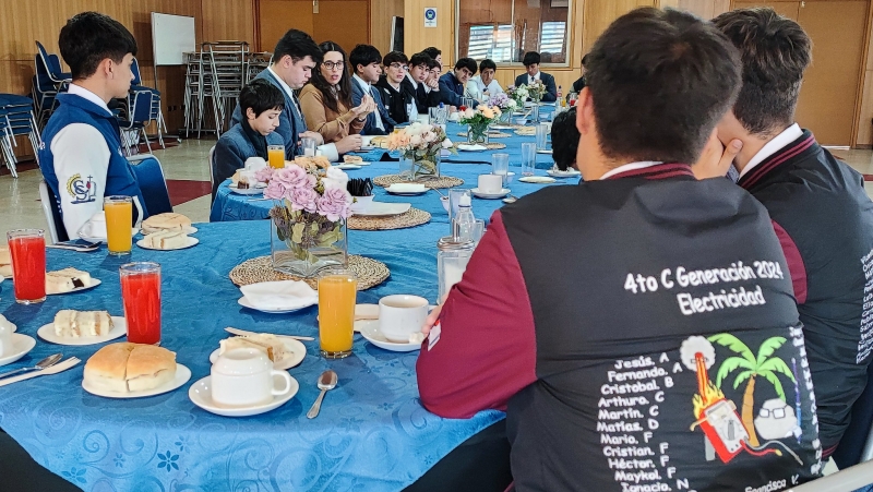Encuentro Entre Rectoría y Centro de Alumnos: Un Espacio para el Diálogo y la Colaboración