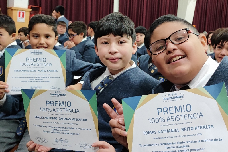Reconocimiento a la Asistencia: Celebramos la responsabilidad y el compromiso estudiantil