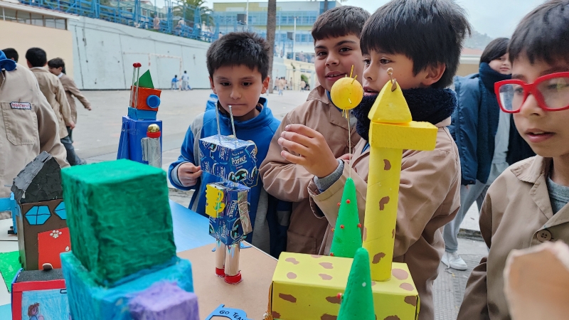 Creatividad y Aprendizaje en Acción: Esculturas Geométricas en Primero y Segundo Básico