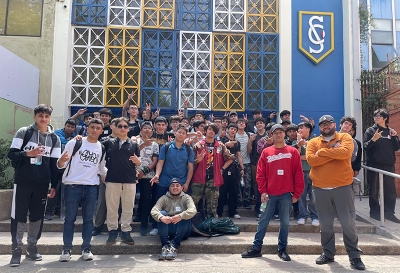 50 VOLUNTARIOS DEL COLEGIO SALESIANO VALPARAÍSO PARTICIPAN EN JORNADA POR UN VALPARAÍSO SIN BASURA