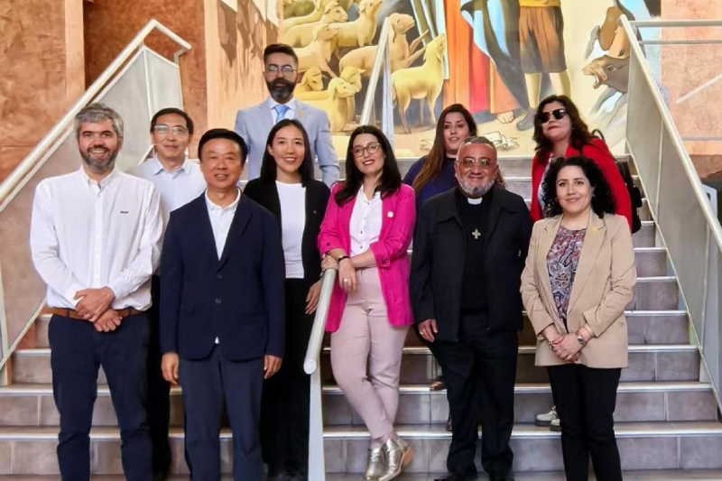Delegación de Educadores de China Visita el Colegio Salesiano Valparaíso