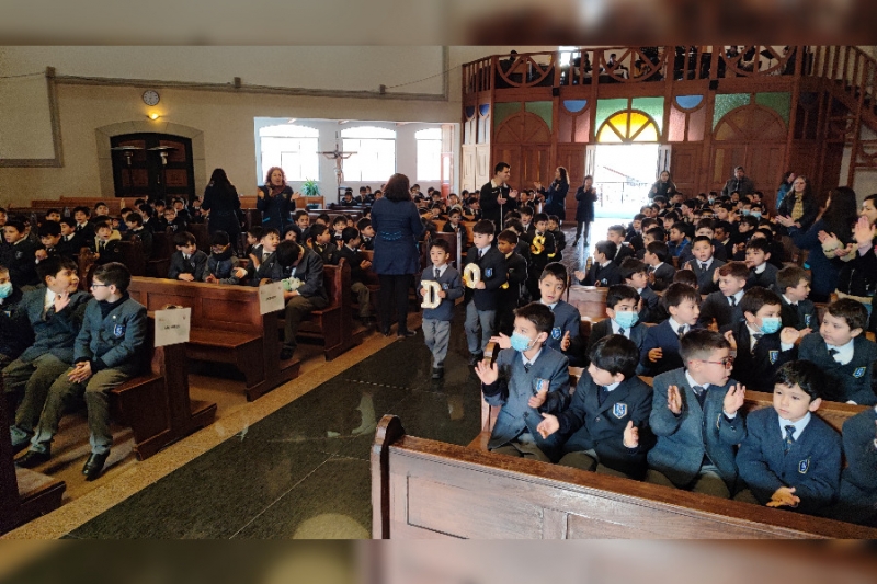 El mejor regalo a Don Bosco, eucaristía en su cumpleaños 208