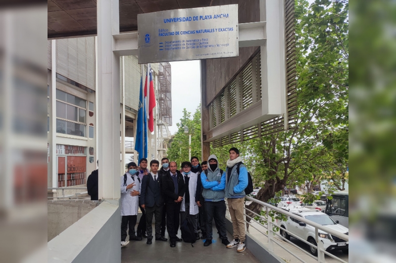 Estudiantes del curso Diferenciado de Física realizan visita a laboratorios de la Universidad de Playa Ancha