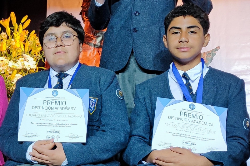 Celebrando el Esfuerzo y los Valores de Nuestros Estudiantes de Séptimo Básico y Primero Medio