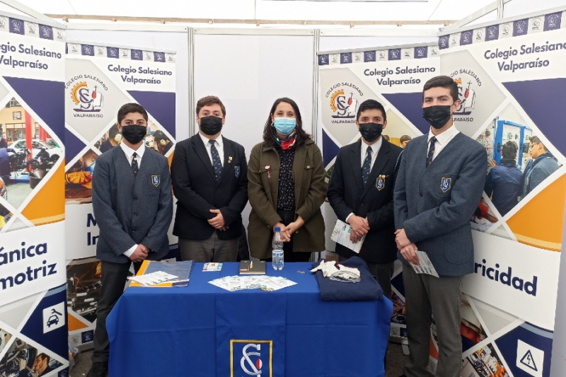 Estudiantes Técnicos Profesionales del Colegio Salesiano Valparaíso participan en Feria Demostrativa para conmemorar la trayectoria de la formación TP