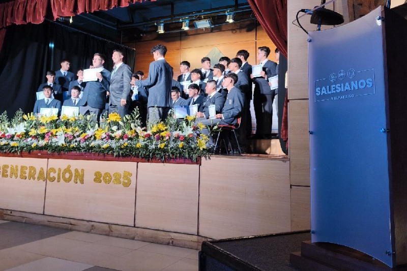 Salesianos Valpara&iacute;so Licencia a sus Seis Cursos de IV&deg; Medio