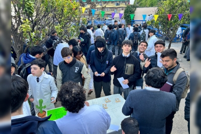 Centro de Estudiantes realiza Feria y Conversatorio en mes de Educación Financiera